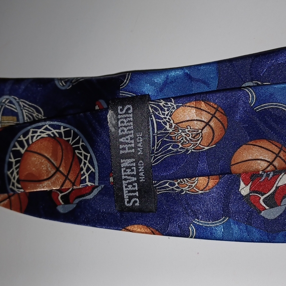 Steven Harris basketball 🏀  Tie - Picture 2 of 2